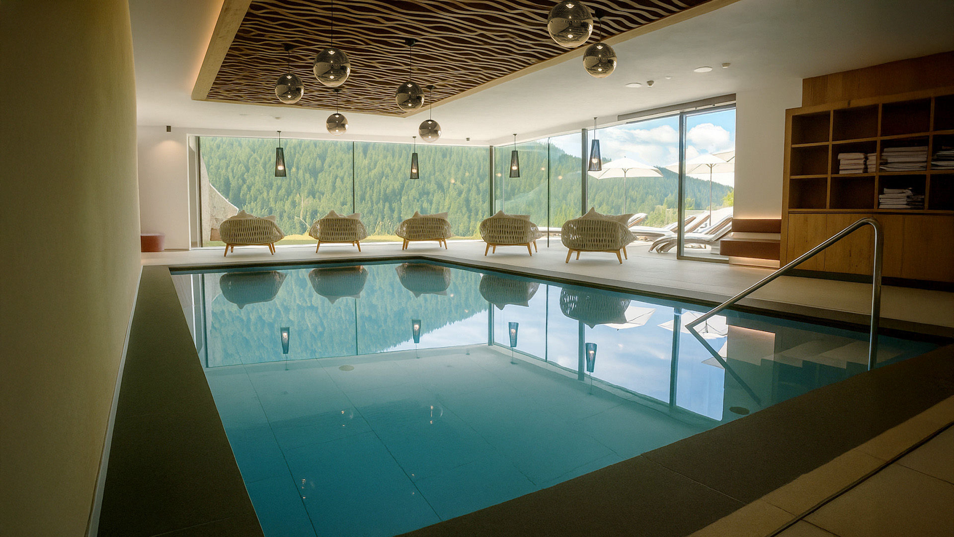 fanes_pool_001